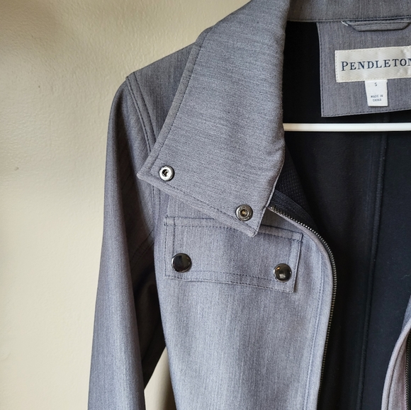 Women's Pendleton Gray Trench Coat - Picture 5 of 6